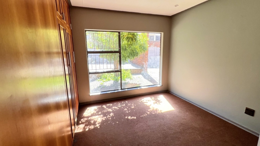 4 Bedroom Property for Sale in Heuwelsig Free State